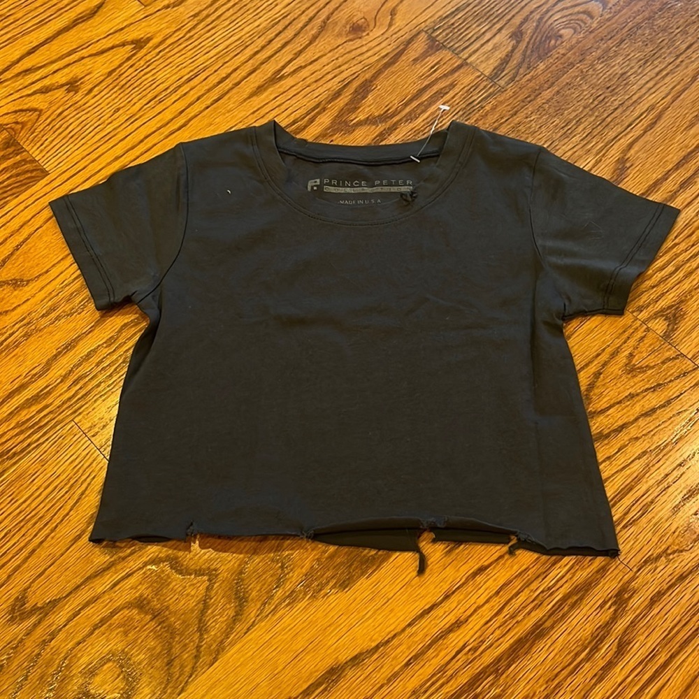 Prince Peter Collection Junior Girl’s Dark Grey Distressed Cropped Tee Size S